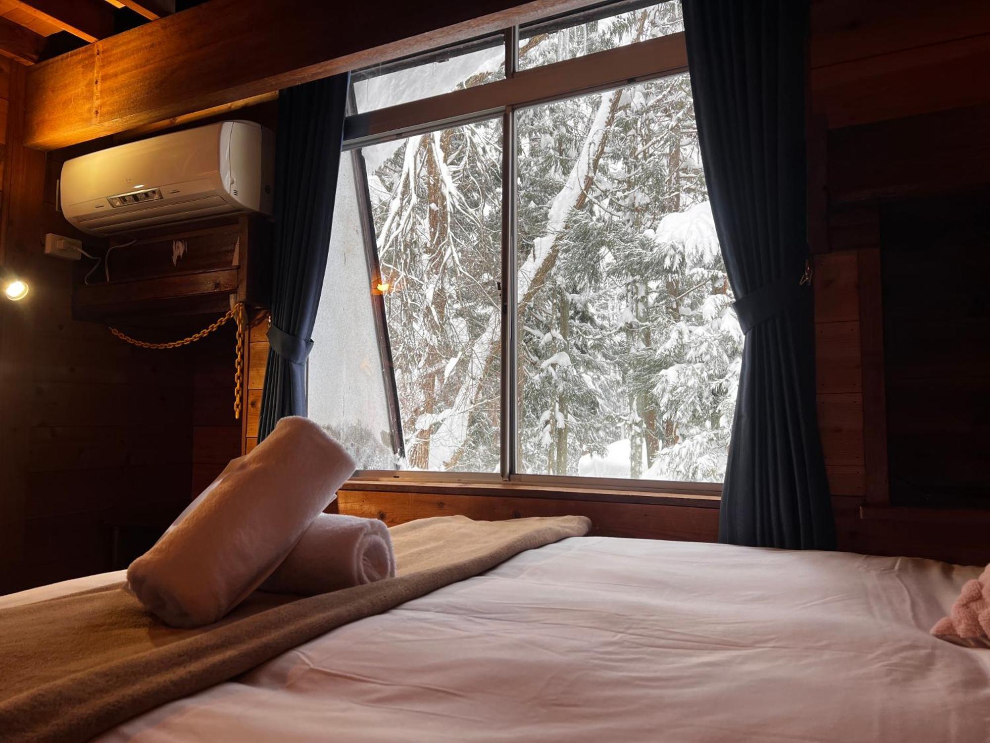 Sneaky Peaks Hotel Хакуба Екстериор снимка